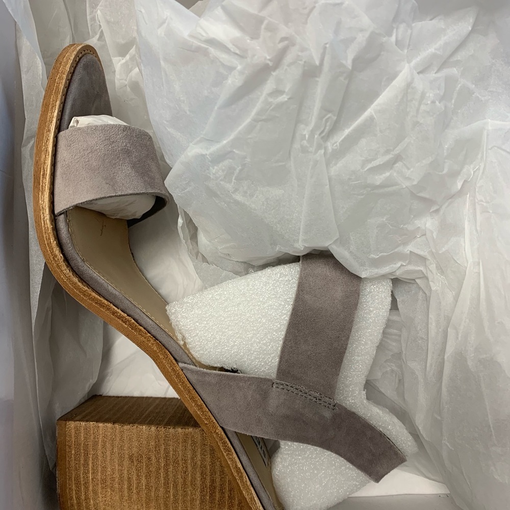 Steve Madden Castro Sandal grey